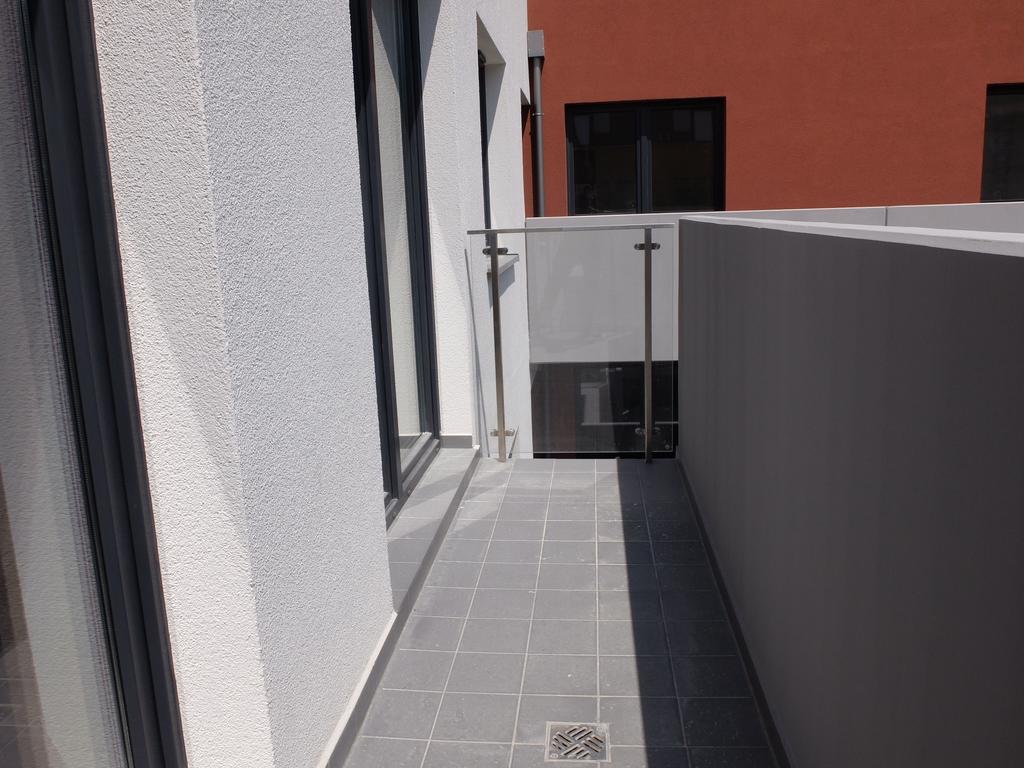 Pixel White Apartment